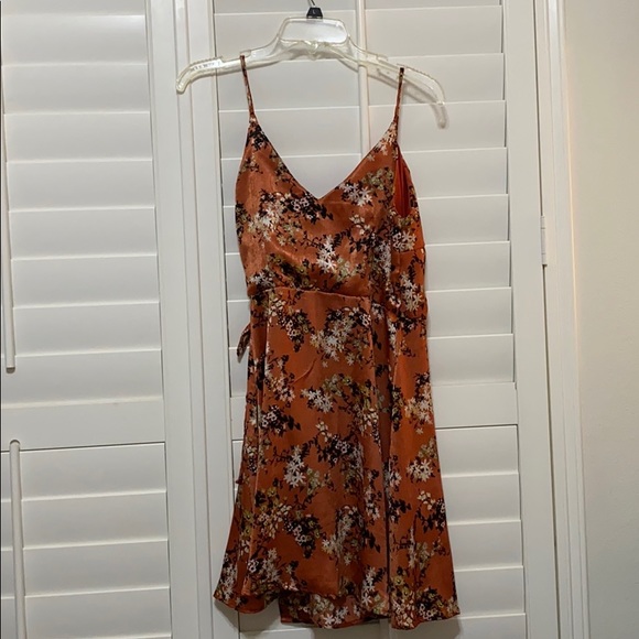 Sadie and Sage Dress - Picture 2 of 2